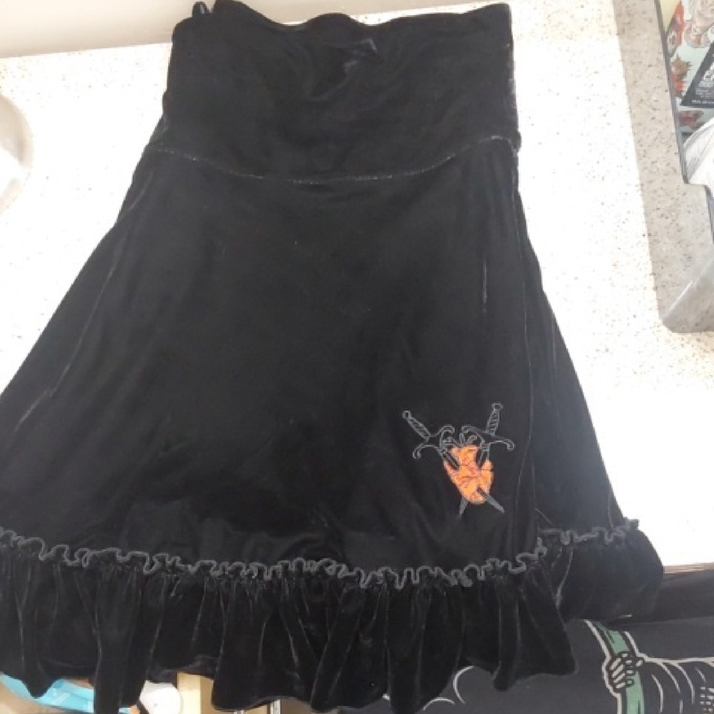 Killstar Black Velvet Skater Skirt with Red Embroidery - Picture 6 of 6